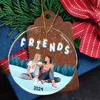 Ornement circulaire en acrylique personnalisé – Photo de famille, d'amis, de meilleures amies ou de sœurs assises ensemble