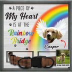 Tierliebhaber – Individuelles Foto: Ein Teil meines Herzens ist an der Regenbogenbrücke – Personalisierbares Gedenkschild für Haustiere, Halsbandrahmen