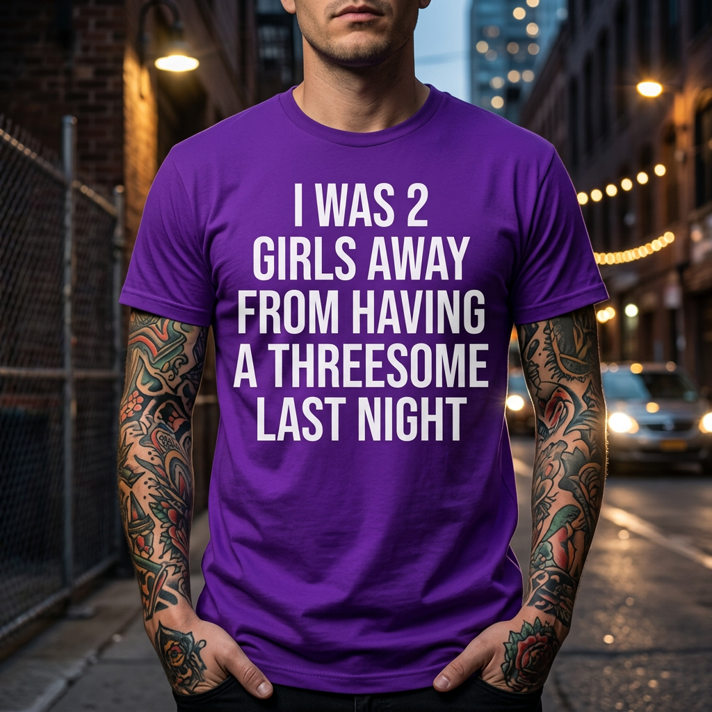 T-shirt amusant sur le plan à trois