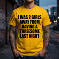 T-shirt amusant sur le plan à trois