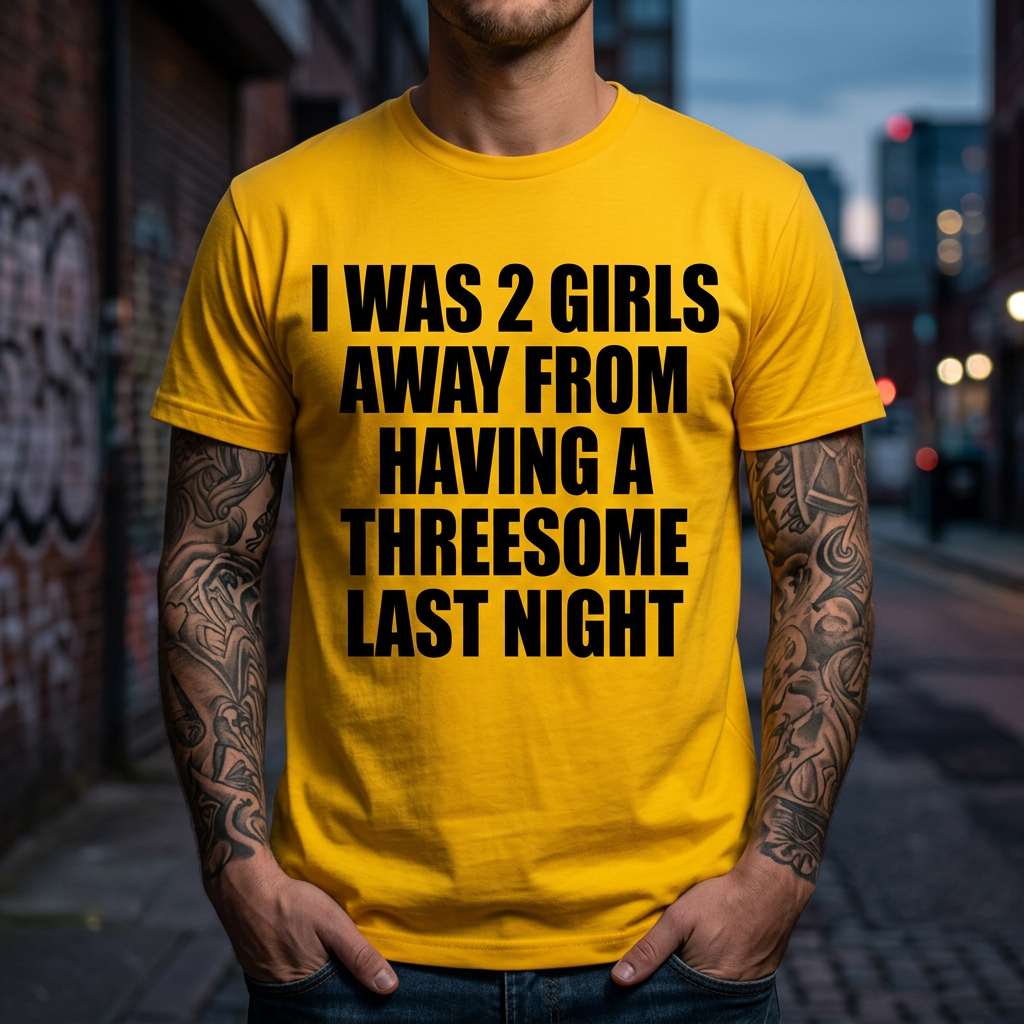 T-shirt amusant sur le plan à trois